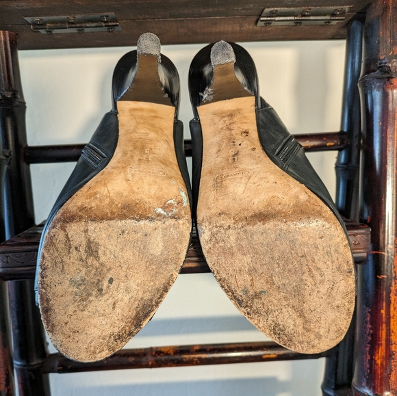 Coach Stillettos |Sandra Calf Heels with side buttons|Size 11 - Picture 7 of 13